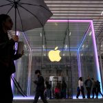 Apple Reports Strong Revenue Growth Amid Global Trade Tensions and AI Competition