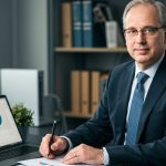 Adapting B2B Sales Strategies in a Volatile Market: Key Insights for CSOs